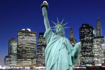 Fototapeta premium Manhattan and The Statue of Liberty, New York City