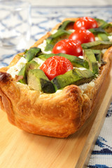 Sformato di pasta, formaggio, pomodori e avocado