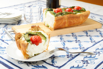 Sformato di pasta, formaggio, pomodori e avocado