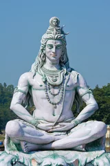 Fotobehang Shiva-standbeeld in Rishikesh, India © OlegD