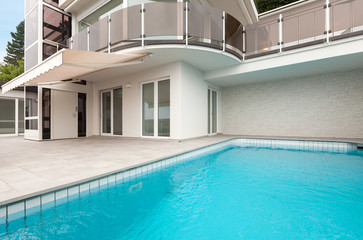 Fototapeta na wymiar beautiful house with pool, view outdoor