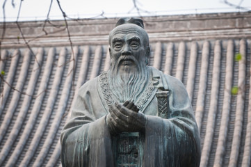 statue of Confucius in Beijing Guozijian (Imperial Academy) - obrazy, fototapety, plakaty