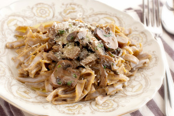 Pasta -  Integrals tagliatelle with mushrooms
