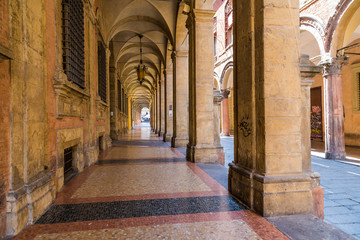 Fototapeta na wymiar arcade in medieval town of Bologna, Italy