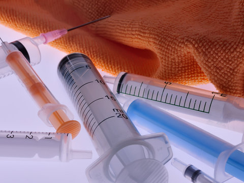 seringues,salle d'op&eacute;ration,sant&eacute;-m&eacute;decine