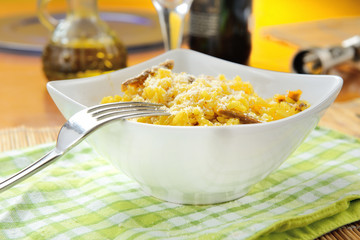 Risotto giallo con funghi porcini