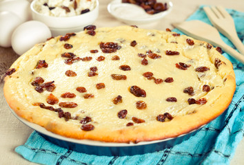 cottage cheese with raisins