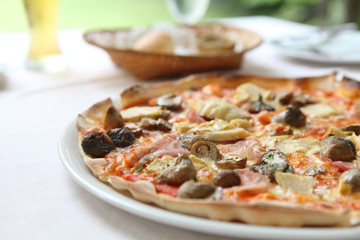 Pizza ham and mushroom