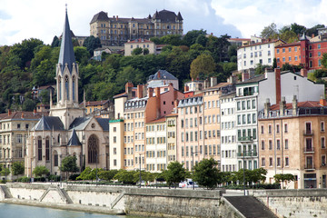 Fototapeta na wymiar EGLISE SAINT-GEORGES.Quai Fulchiron,Lyon,Frankreich