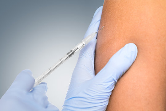 Vaccination in the shoulder