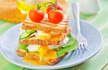 toasts with egg-poached