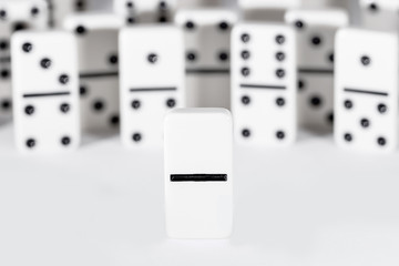 Fichas de dominó doble blanca