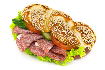 Sesamweckerl mit Salami