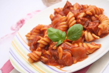 Gulasch mit Nudeln