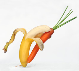 Banane tanzt mit Karotte