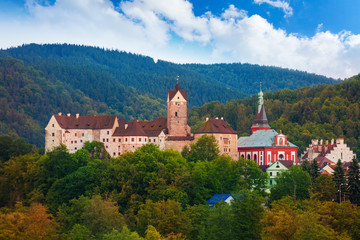 Fototapeta na wymiar Panorama of Loket castle and town