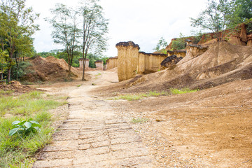 Phae Mueang Phi, Ancient corrosion of soil by rain and wind