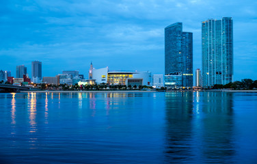 Fototapeta na wymiar Downtown Miami Skyline