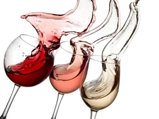 Gordijnen Rode, witte en rose wijn omhoog © Mariyana M
