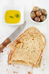 toasts with olives and oil