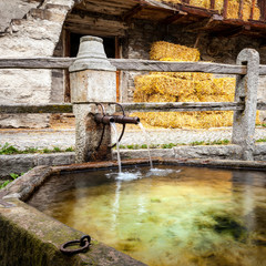 Antica fontana a Soglio - Engadina (CH)