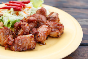 fried pork spare ribs with garlic