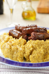 Salsiccia con polenta
