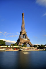 Obraz na płótnie Canvas Wieża Eiffla w Paryżu