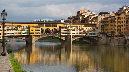 Ponte Vecchio, Right