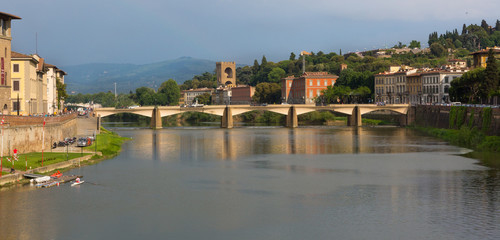 Obraz premium Florence Bridge with Hills, Close-Up