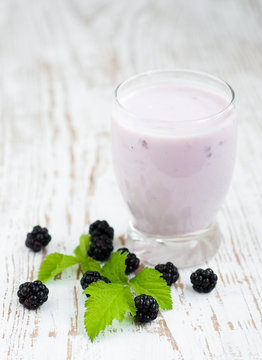 Blackberry yogurt