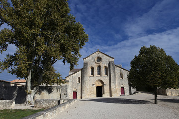 Naklejka premium Silvacane Abbey, La Roque d’Antheron, luberon, Provence, France