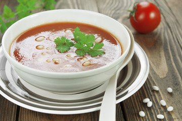 Tomato soup with white beans