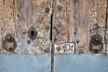 Geheimnisvolle, alte Tür