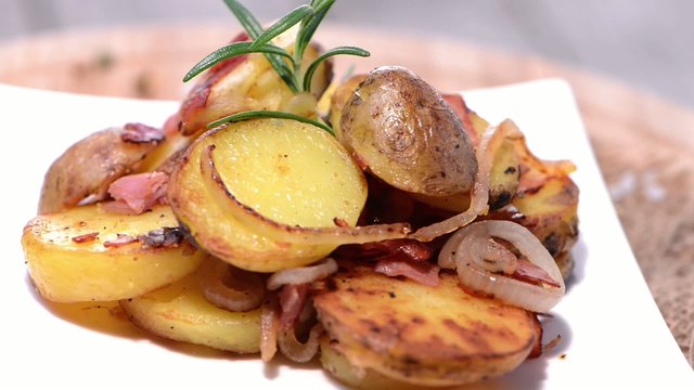 Fried potatoes macro video