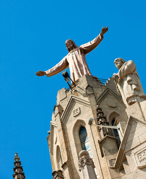 Sculpture of Jesus on Temple of Sagrat Cor