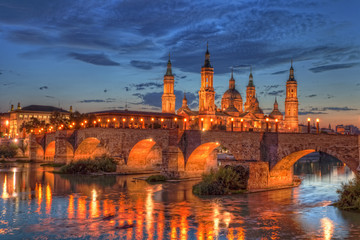 Naklejka premium Basilica Del Pilar in Zaragoza in night illumination, Spain
