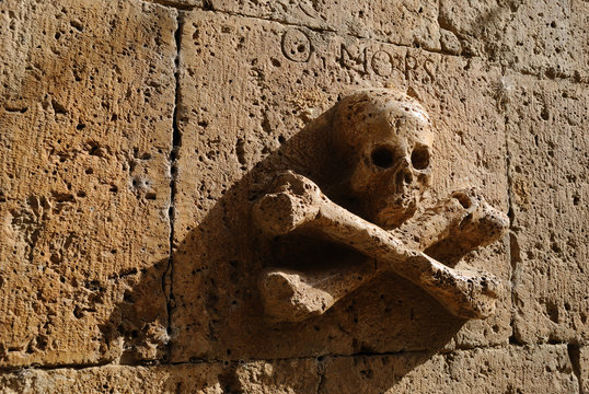 The skull of Castrojeriz - Camino de Santiago