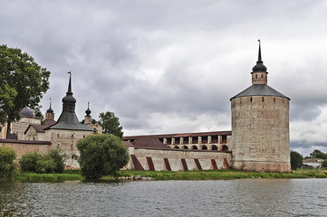 Walls and towers of Kirillo-Belozersky monastery © Vic