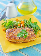 chicken breast and green peas