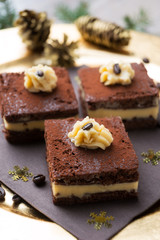 Petits Fours mit Kaffeecreme
