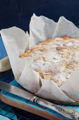 Pear tart with almonds and ginger