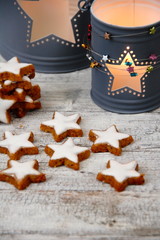 Weihnachtszeit bei Kerzenschein