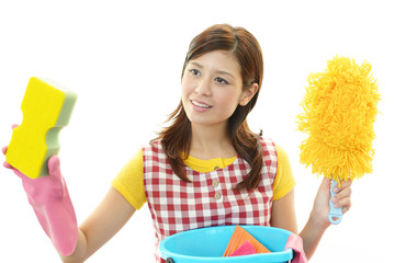 お掃除をする主婦