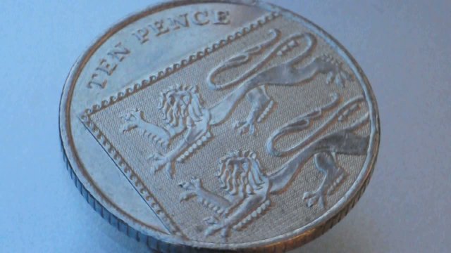 british pound 10 pence coin spin