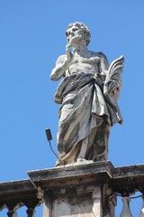 Obraz premium Saint Pontianus in Vatican Colonnade