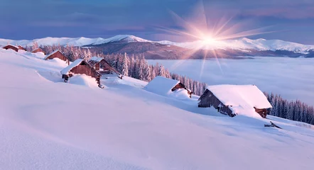 Crédence de cuisine en verre imprimé Hiver Colorful winter morning in the Carpathian mountains.