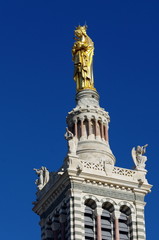 Fototapeta na wymiar Statua Notre Dame de la Garde-Marsylia