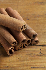 dried cinnamon sticks