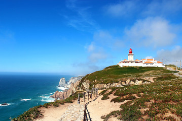 Fototapeta na wymiar Latarnia morska na Cabo da Roca, Portugalia